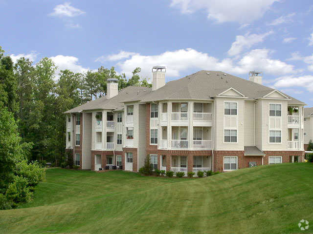 Building - Ashborough Apartments