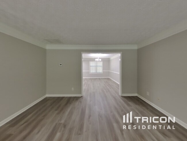 Building Photo - 5767 Union Pointe Dr