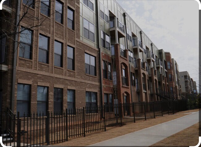 Foto del edificio - 898 Oak St SW
