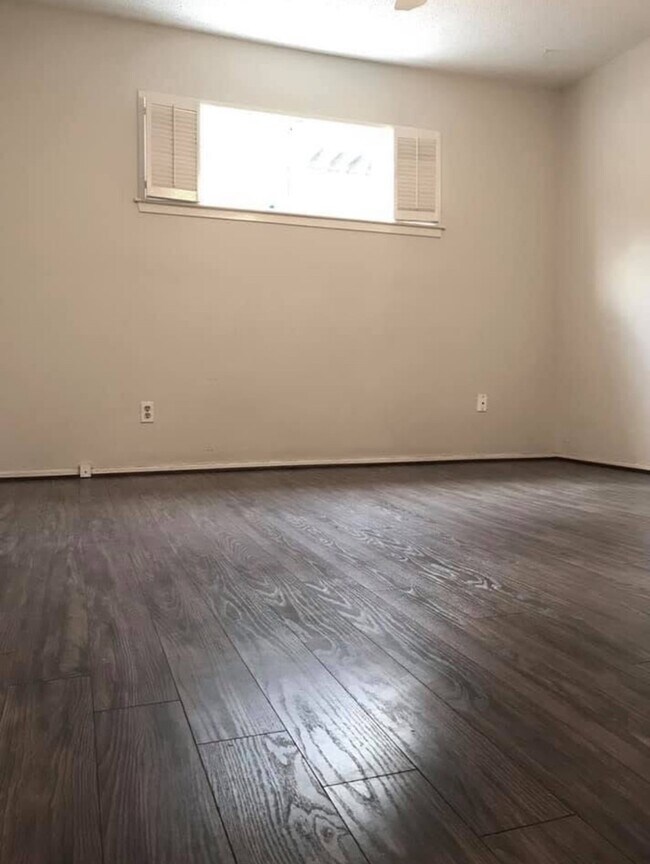 Building Photo - 6410 Del Monte Dr