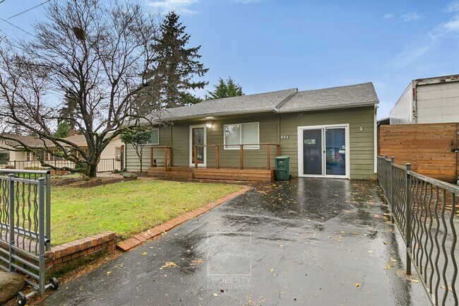 Building Photo - Charming 3-Bedroom Home in a Peaceful Setting