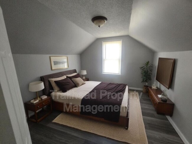 Building Photo - 5911 Cypress Pl