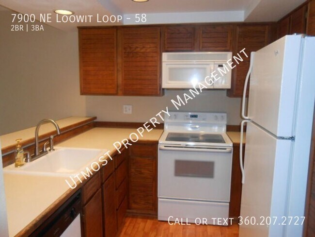 Building Photo - PERFECT FOR ROOMMATES: Spacious 2 x 2.5 To...