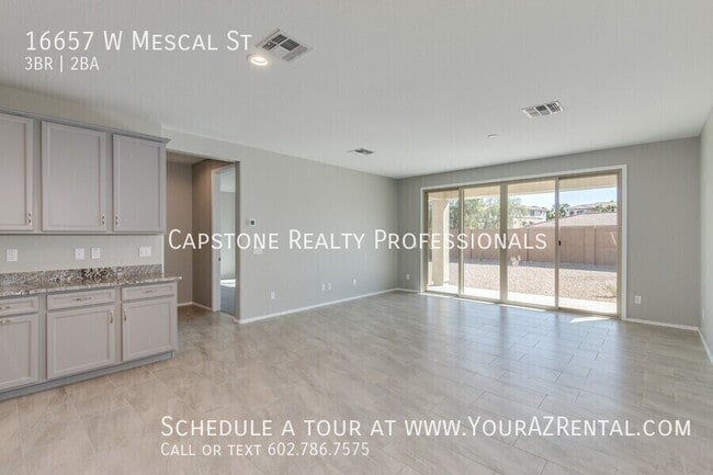 Foto del edificio - 16657 W Mescal St