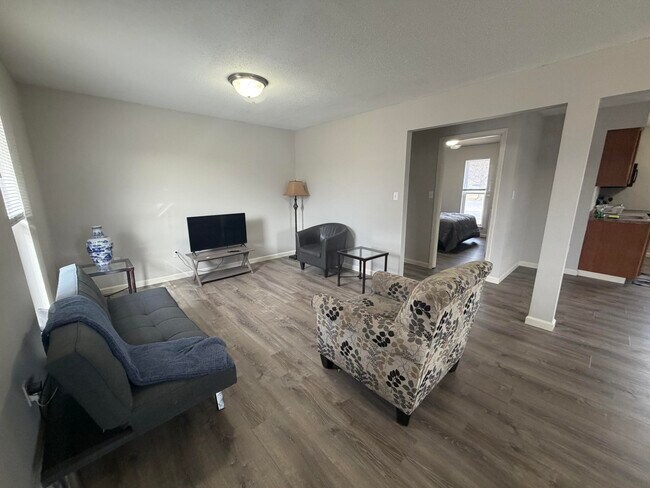 Foto del edificio - 202 Wheaton Ct