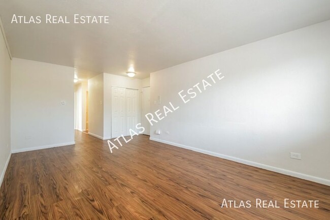 Foto del edificio - 4991 Lowell Blvd