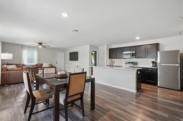 Building Photo - 7926 Vineyard Dr
