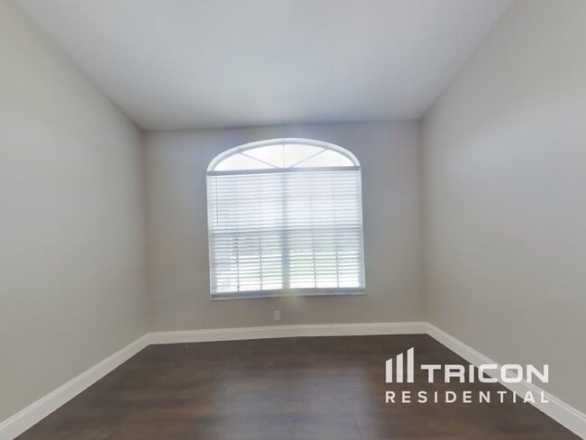 Building Photo - 3598 N Biscayne Dr