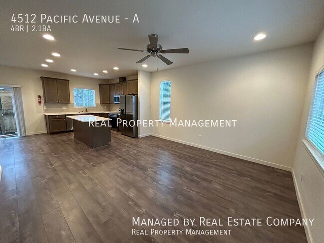 Foto del edificio - Spacious & Modern Vancouver Four Bed Townhome