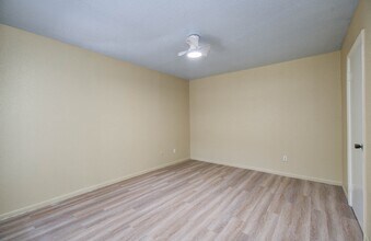 Building Photo - 9000 Bissonnet St