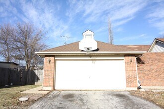 Building Photo - 707 Clearwood Ct