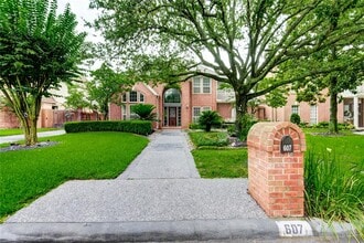 Building Photo - 607 Barkers Cove