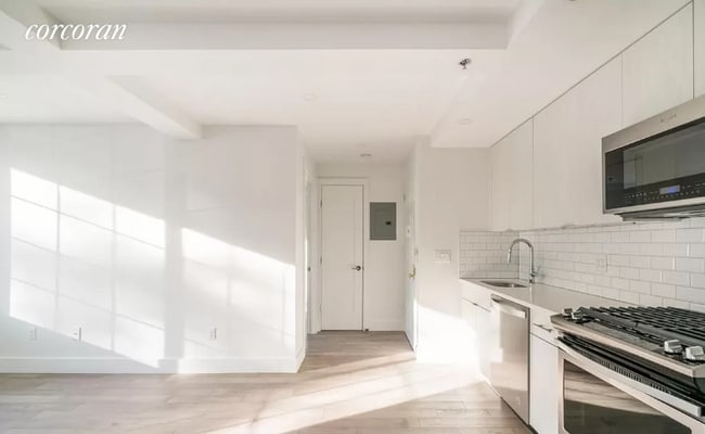 Building Photo - 423 Ocean Pkwy