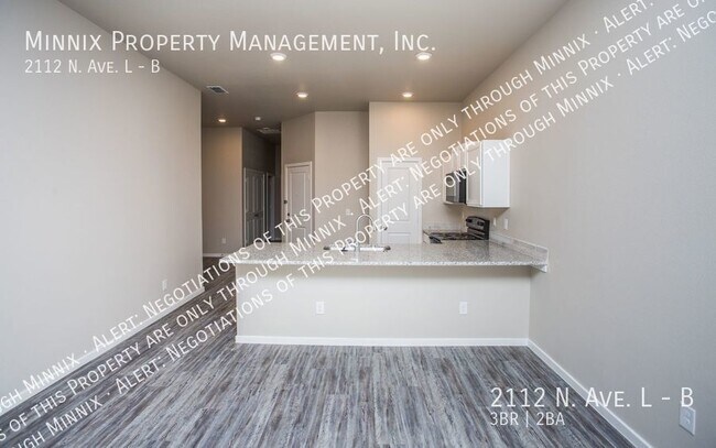 Building Photo - 2112 N. Ave. L