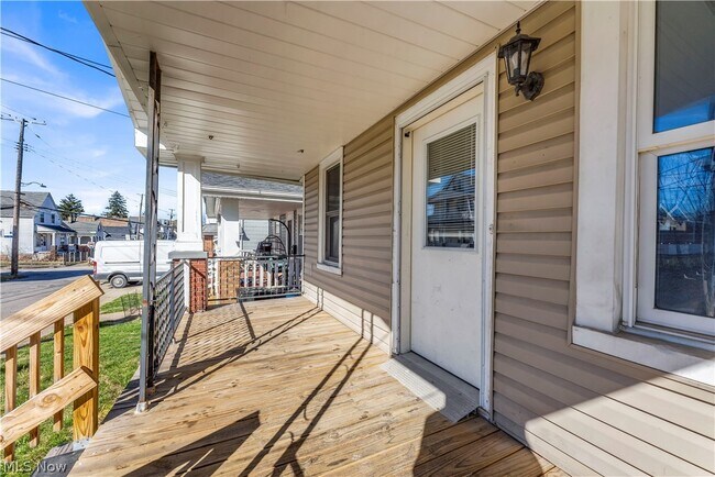 Foto del edificio - 4118 Clybourne Ave