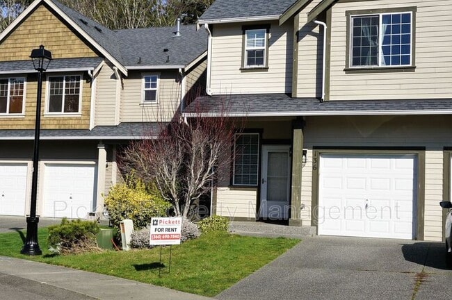 Photo - 136 NE Miramar Cir Townhome