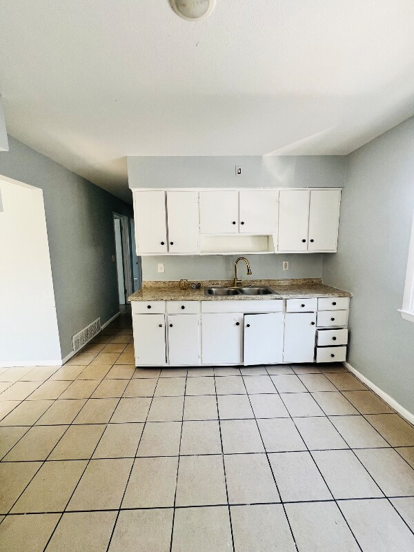 Foto del edificio - 5834 N 64th St