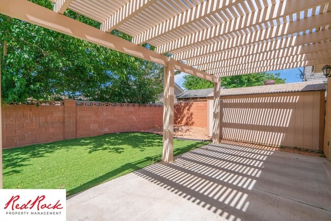 Foto del edificio - 2 Bedroom and 2 Bathroom Home near Quail C...