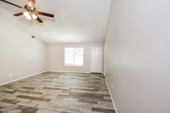 Foto del edificio - 2622 Waverly Dr