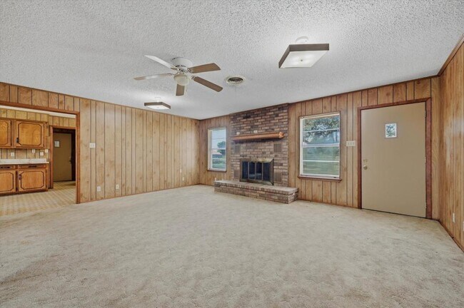 Building Photo - 31092 US-82