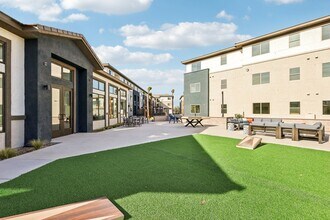 Building Photo - Parq on Boulder