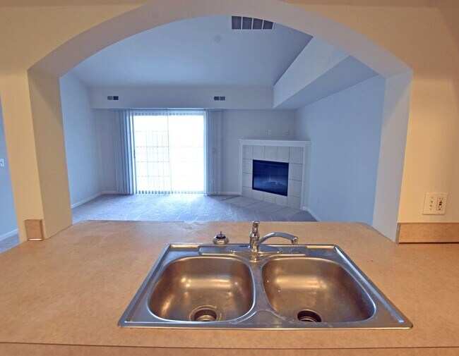 54274 E Annsbury Cir, Shelby Township, MI 48316 Condo for Rent in
