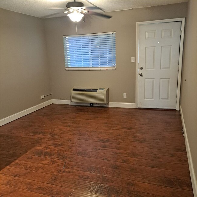 Building Photo - 510 14th St