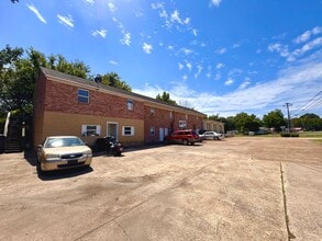 Building Photo - 900 AR-367