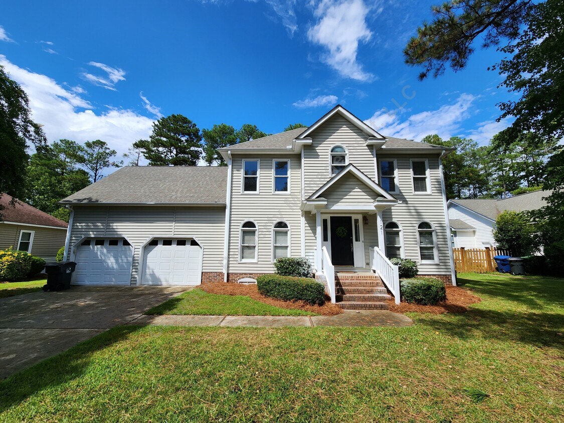 Primary Photo - 121 Ridgecrest Dr