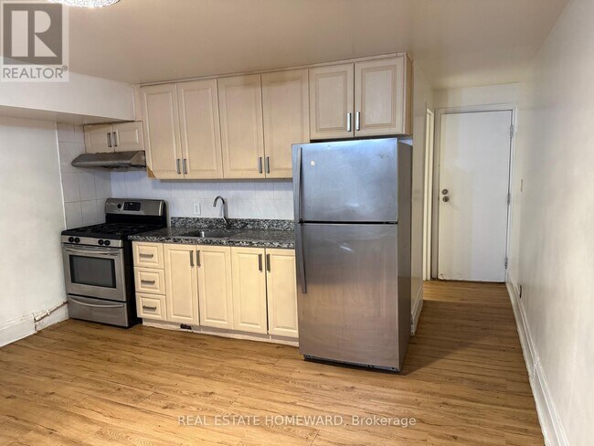 Photo du bâtiment - 223 Broadview Ave