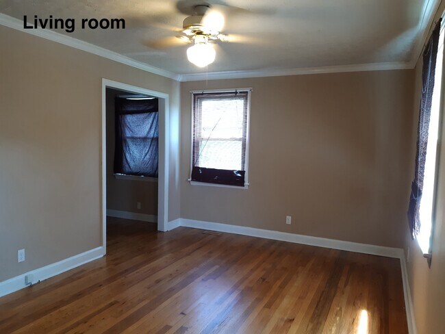 Foto del edificio - 105 Meadowbrook St