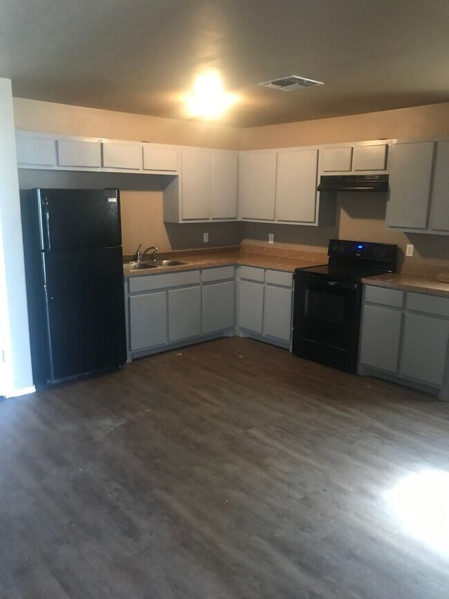 Building Photo - Newer Construction**Section 8 approved**