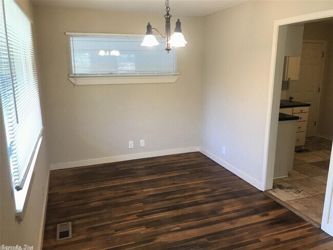 Foto del edificio - 73 Purdue Cir