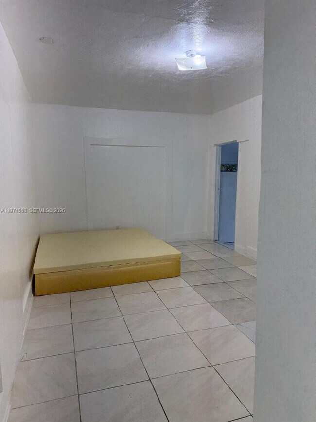 Foto del edificio - 2282 SW 15th St