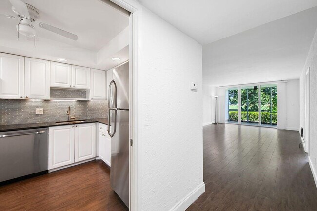 Foto del edificio - 2851 S Palm Aire Dr