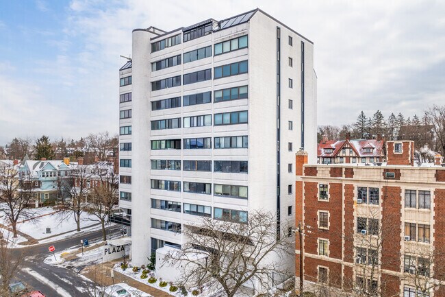 Building Photo - Plaza 550