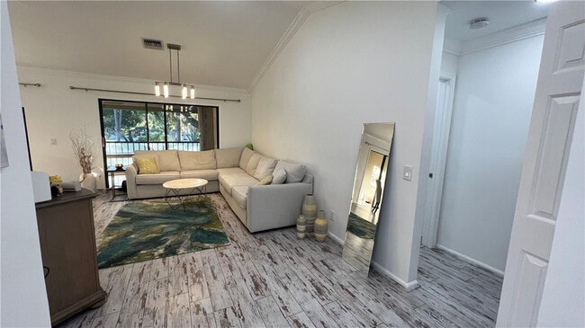 Building Photo - 5580 Coach House Cir