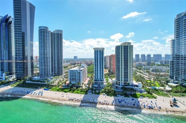 Building Photo - 17275 Collins Ave