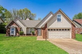Building Photo - 6750 Lake Point Cir