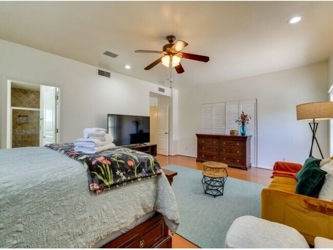 Building Photo - 4 Bedroom Single Family Home in Fountain H...