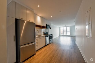 Building Photo - 9675 Av. Papineau