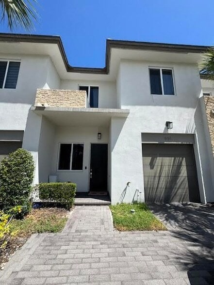 Building Photo - 551 Pioneer Way