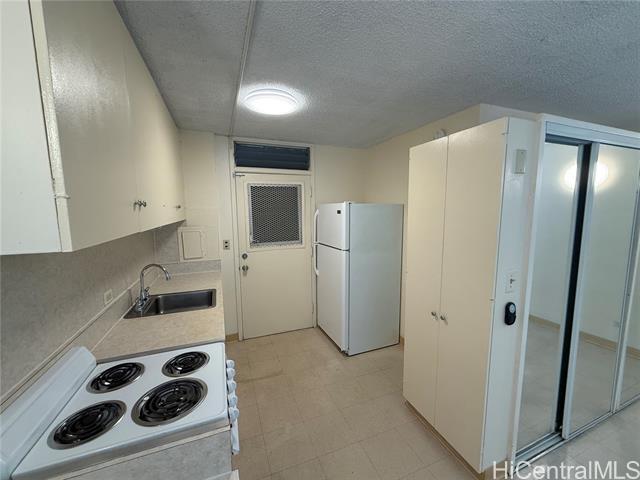 Building Photo - 952 Ahana St