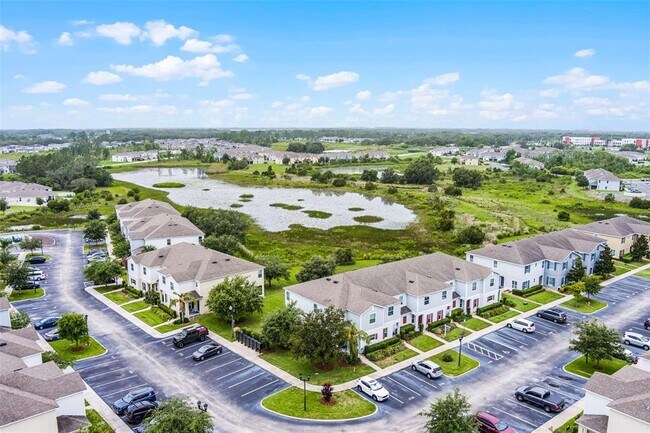 Building Photo - 228 Primrose Dr