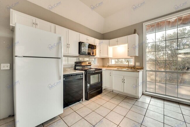 Foto del edificio - 3001 Hilltop Rd
