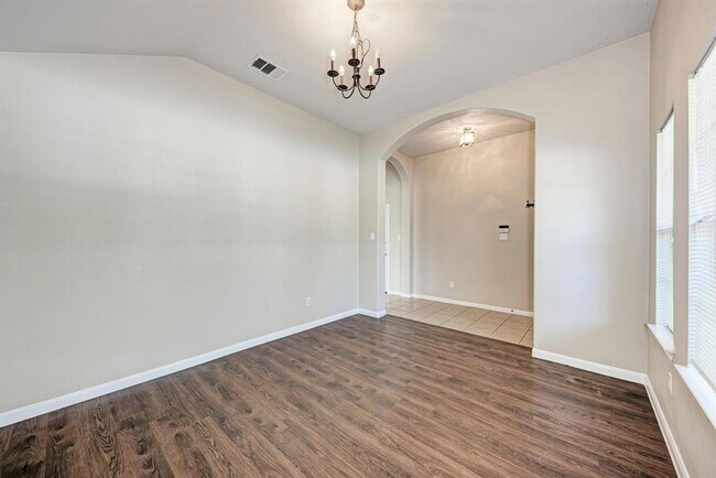 Foto del edificio - 18613 White Water Cove