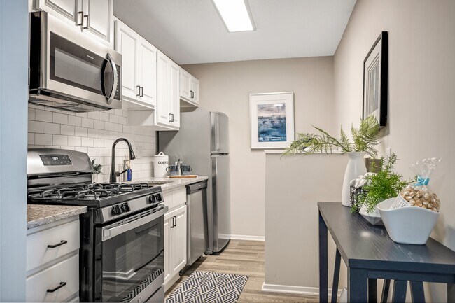 Foto del edificio - Cary Pines Apartments