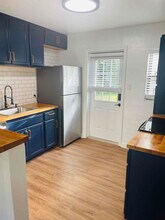 Building Photo - 1453-1453 Fisher Ln