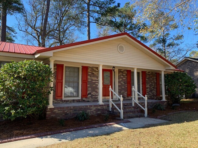 Building Photo - Great single story brick ranch