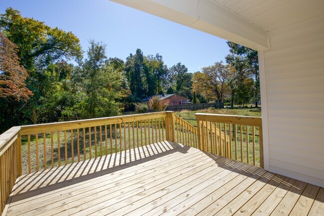 Vista - 470 S Glover St